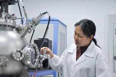 高質(zhì)量發(fā)展·巾幗奮斗正當(dāng)時(shí)丨鄧少芝 三十年潛心鉆研信息核心技術(shù)，用科技創(chuàng)新驅(qū)動(dòng)高質(zhì)量發(fā)展